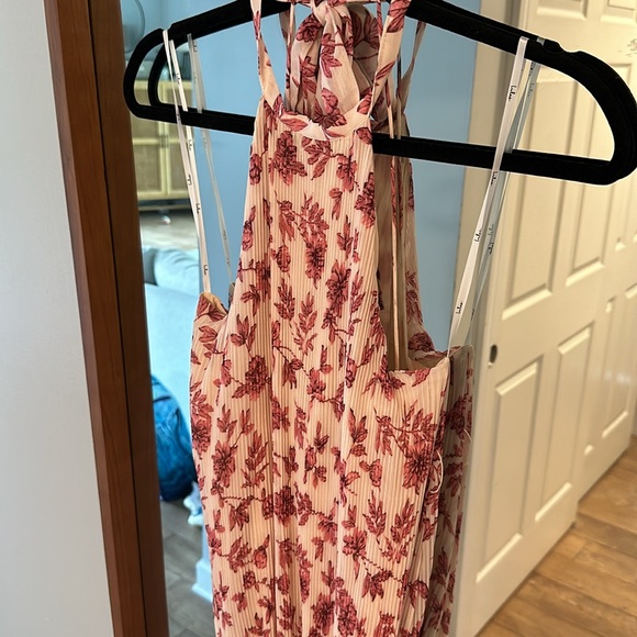 Lulus brand, Small tiered summer dress, pink. - Picture 2 of 5